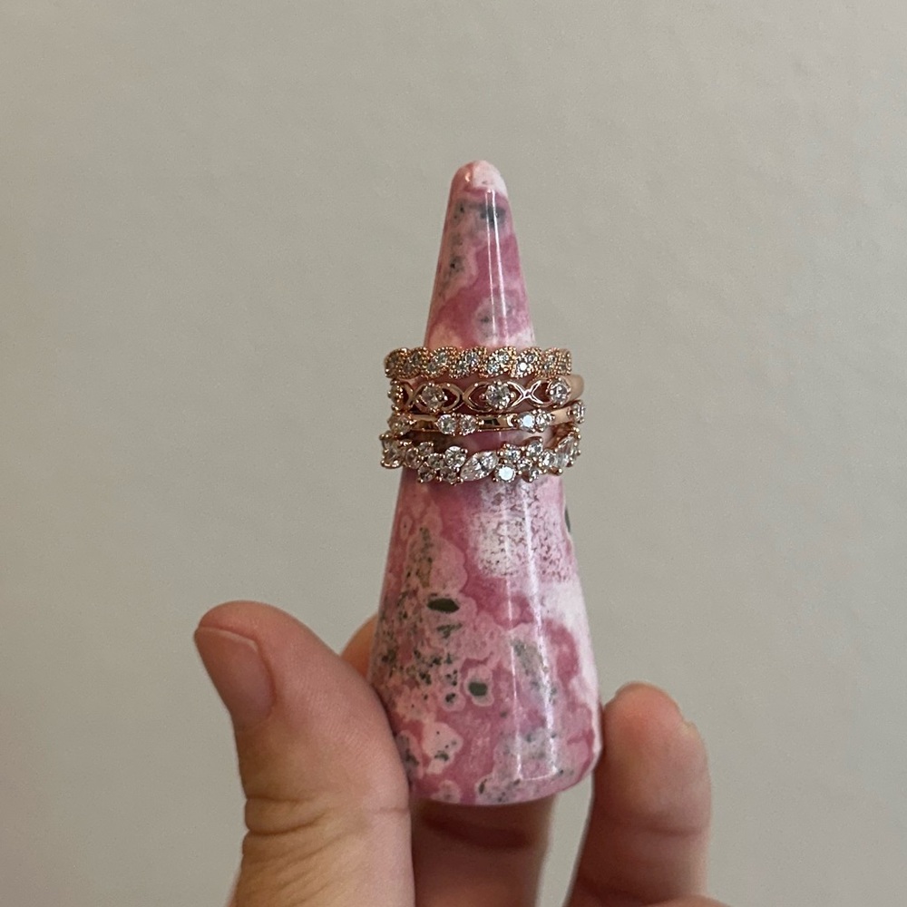 Delicates ring stack